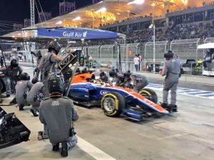 Rio Haryanto Pitstop Bahrain GP pitstop for red rubber f1 2016
